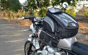 Motorcycle Hydration Tank Bag vs. Traditional Tank Bags: Which One Should You Buy?
