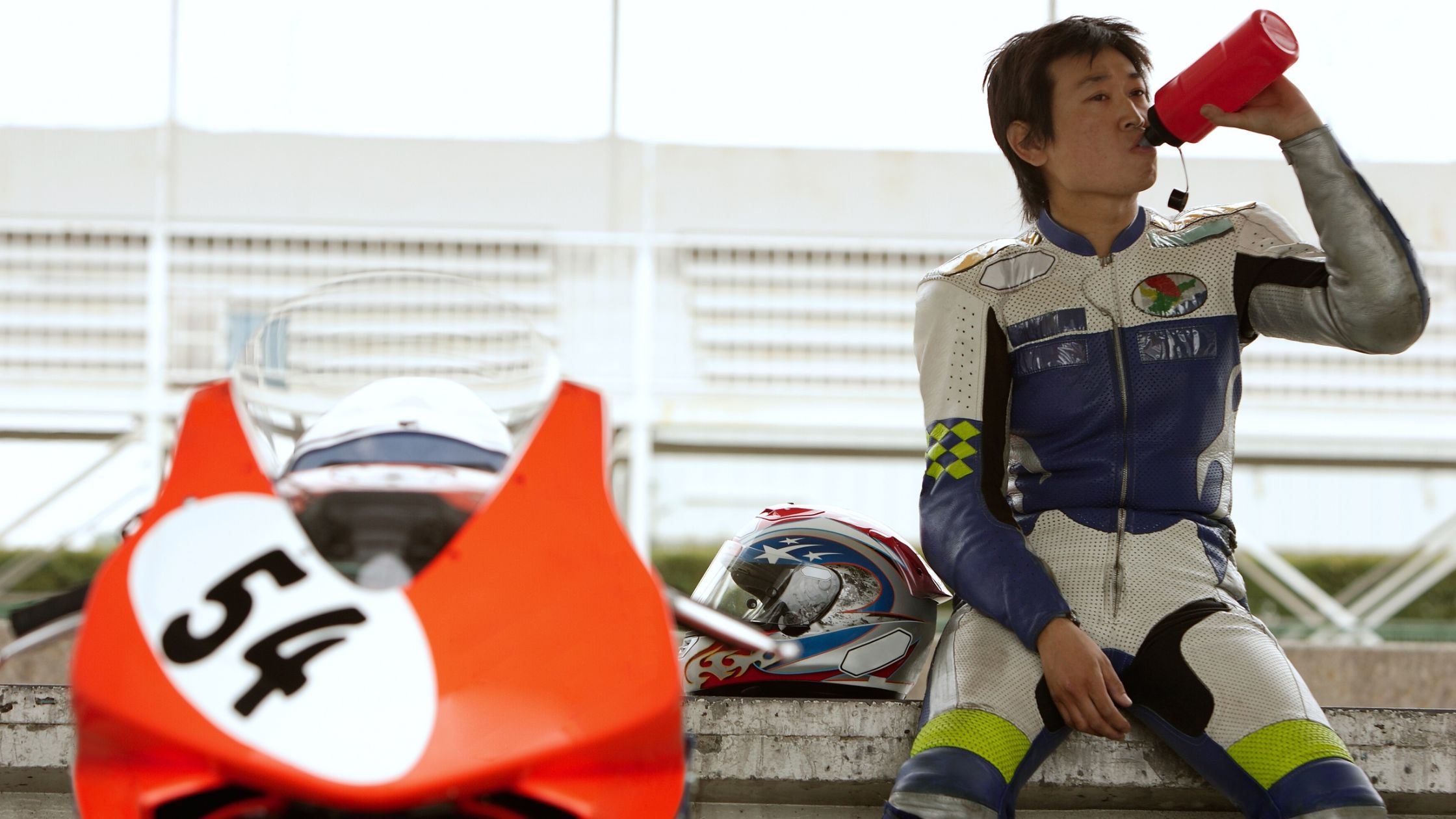 Motorcycle Hydration Tank Bag: The Perfect Blend of Storage and Hydration on the Go