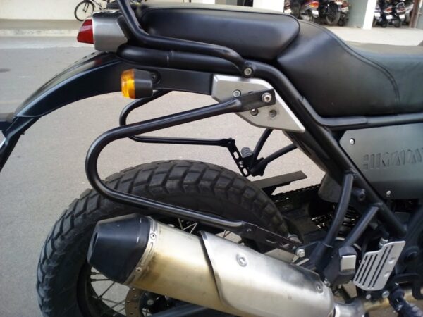 Saddlebag Stay/Guard Bar