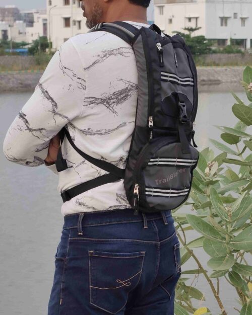 TrailBlazer Hydration Pack (3L) and CarryMan Thigh Bag Combo offer